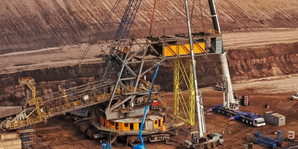 KAMPF DER GIGANTEN